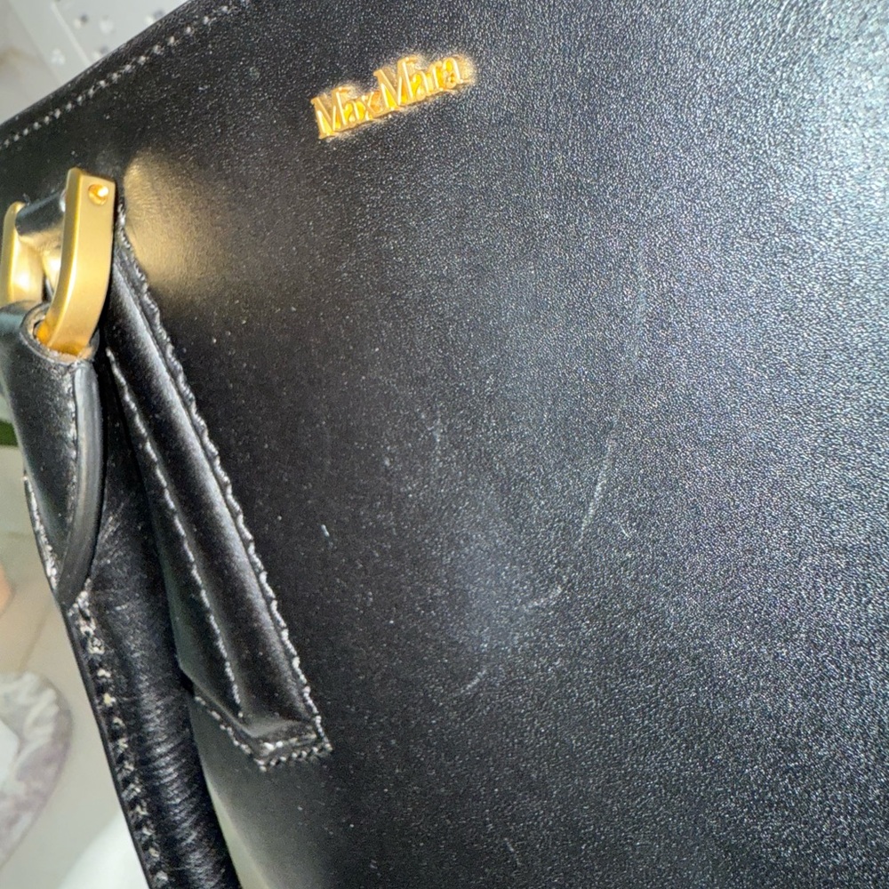 MaxMara Black and Gold Leather Tote - Picture 3 of 15